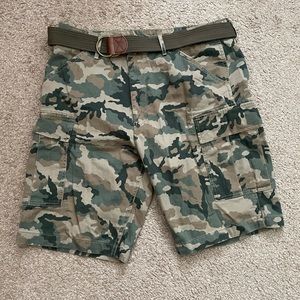 Levi’s Mens Cargo Camo Shorts